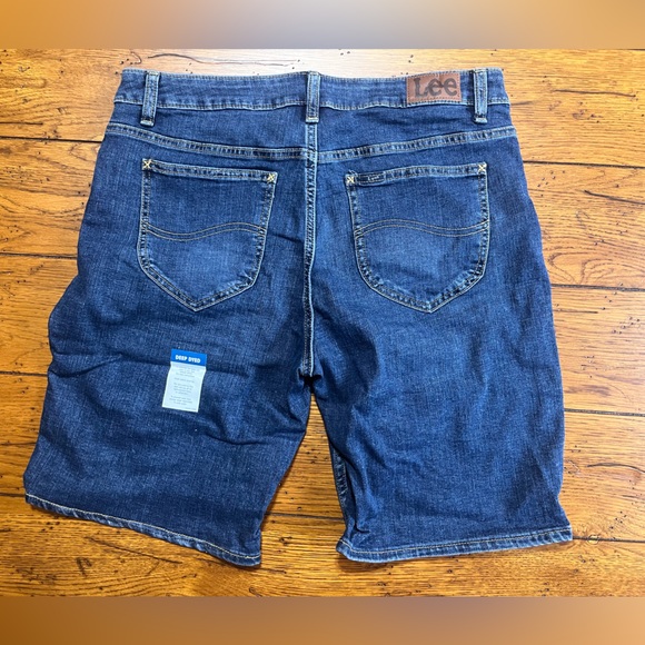 Lee Bermuda Shorts - Picture 3 of 3